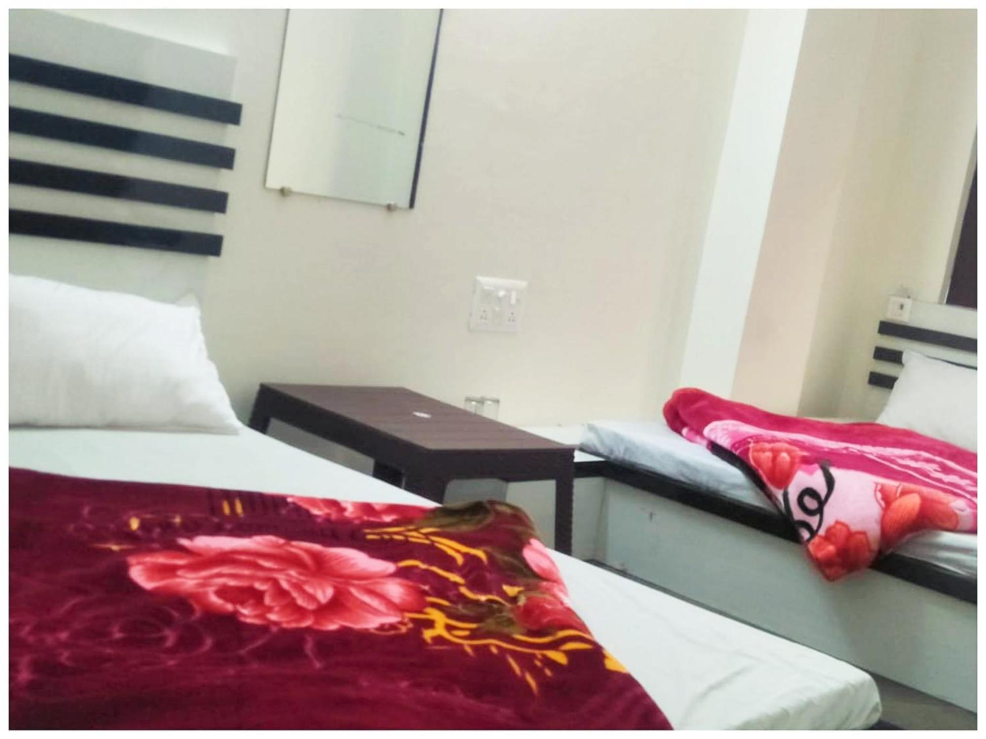 A Premium Hotel Sheeva Inn Near Temple - Fully Air Conditioning - Best Hotel Kankhal Exteriér fotografie